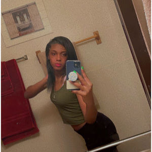 Meet your Posher, Janae27